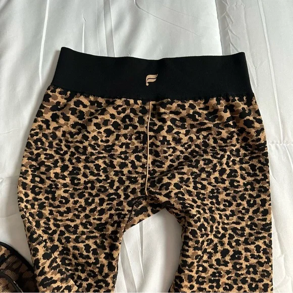 Fabletics Leopard Print Matching Set - Picture 5 of 5